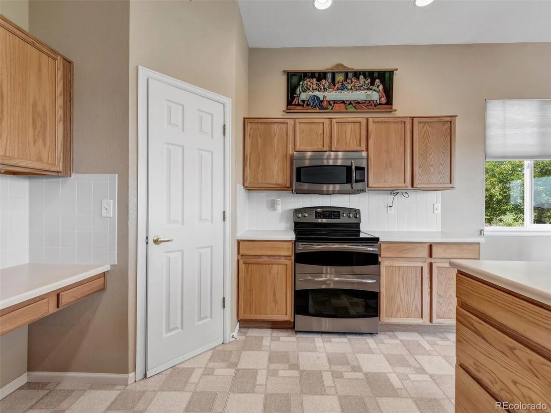 Photo of 658 Clarendon Dr