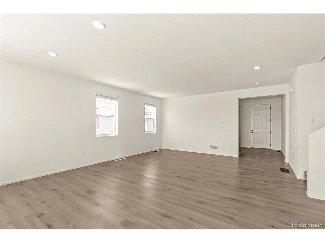 Photo of 47378 Bluebell Ave