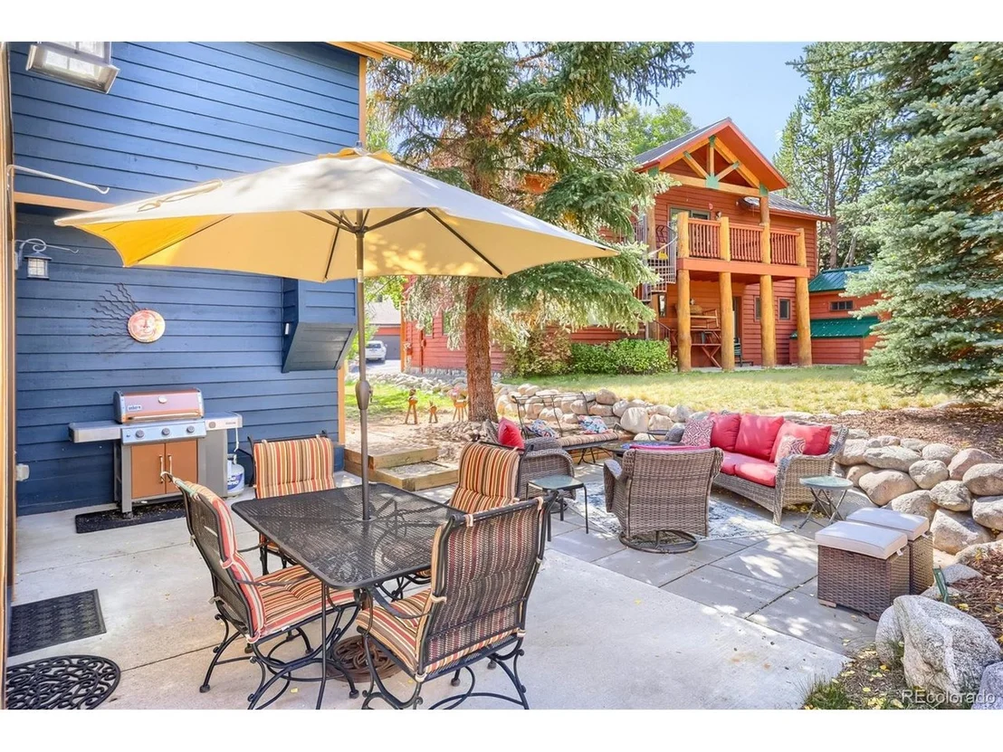 Photo of 460 W Coyote Dr