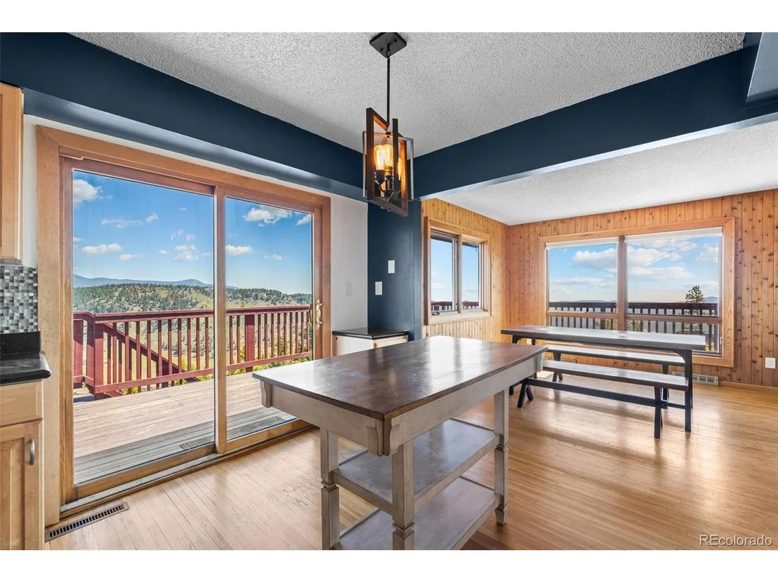 Photo of 848 Aspen Dr
