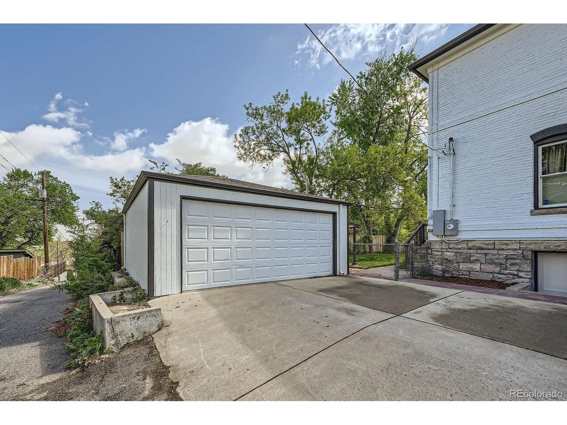 Photo of 5127 Lowell Blvd