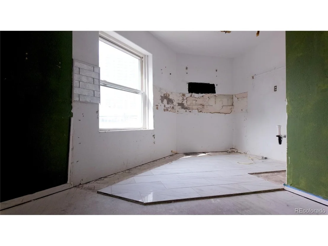 Photo of 2120 N Broadway