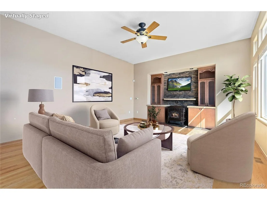 Photo of 499 White Ash Dr