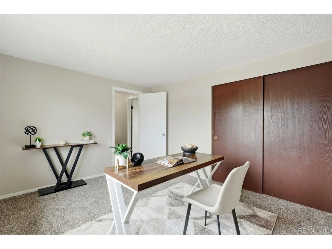 Photo of 1060 Downing Way