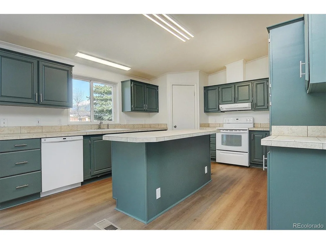 Photo of 164 Robert Dr