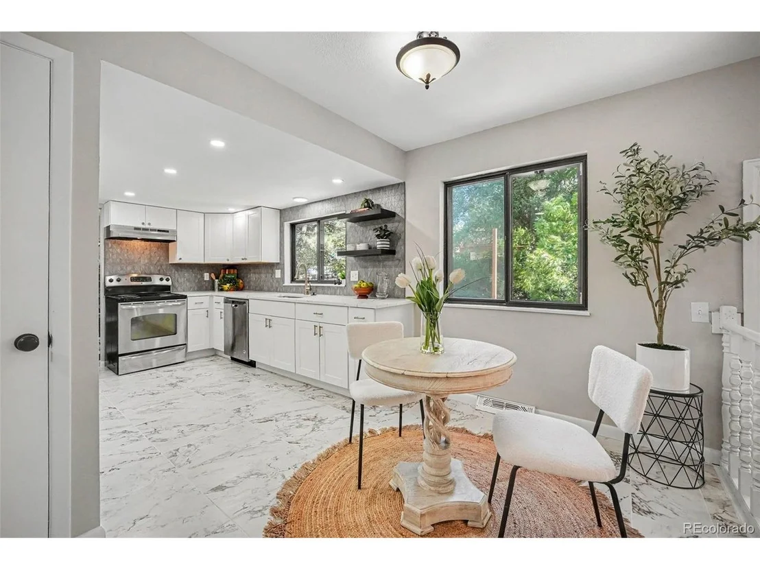 Photo of 9108 W 75th Pl