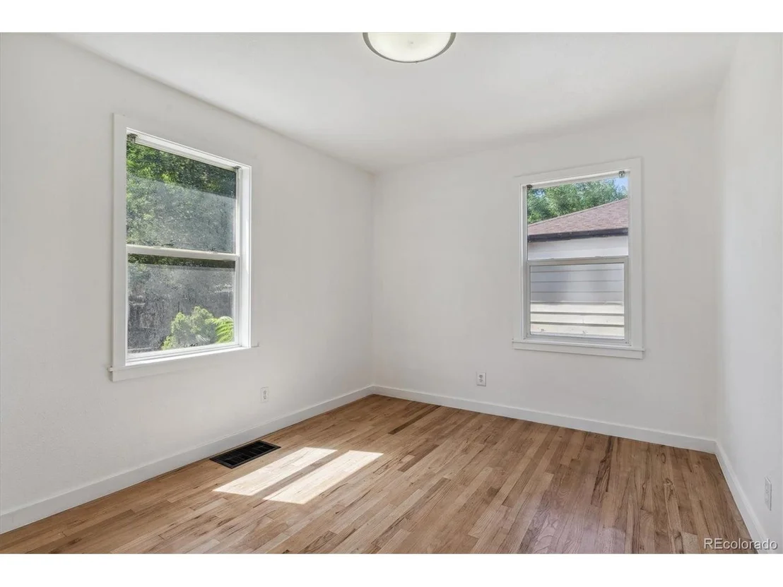 Photo of 2045 Newark St