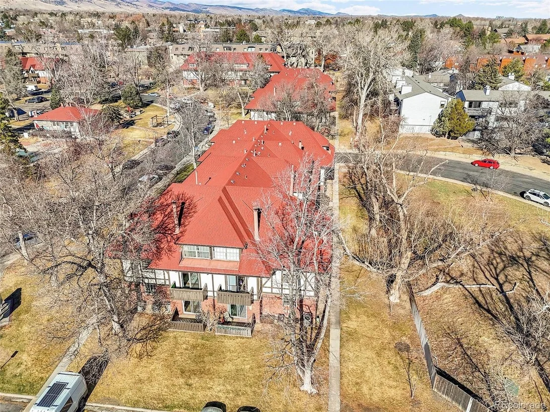 Photo of Unit 25J at 3250 Oneal Cir