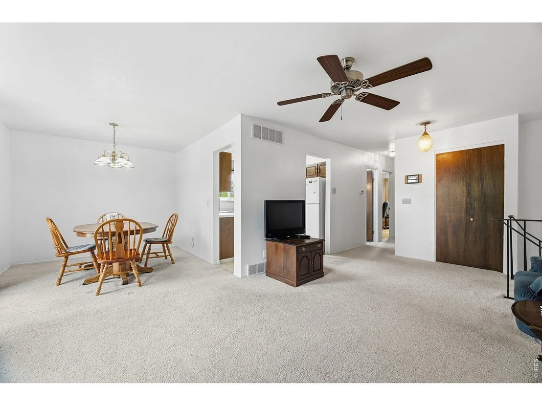 Photo of 835 Hartford Dr