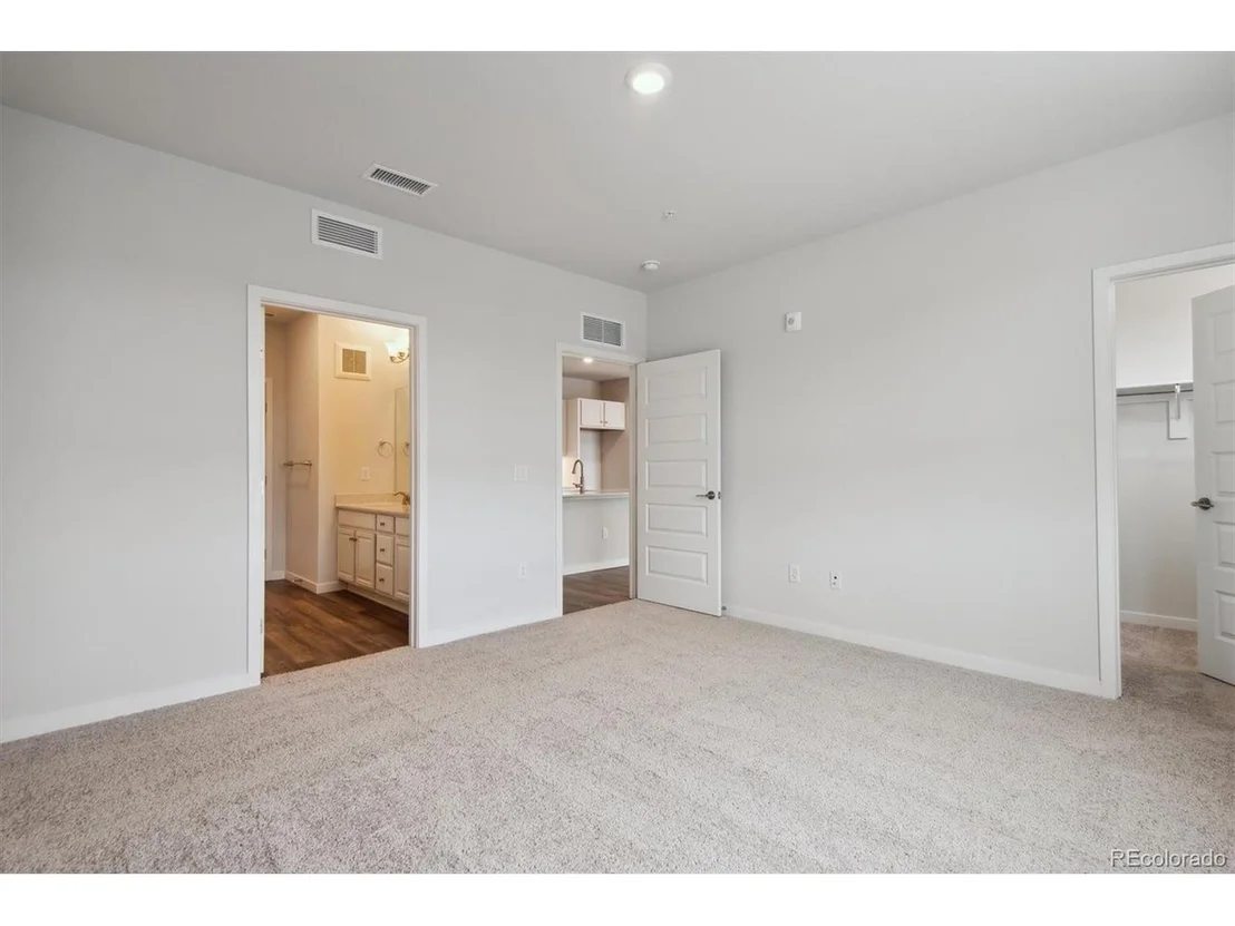Photo of Unit 1309 at 487 Interlocken Blvd