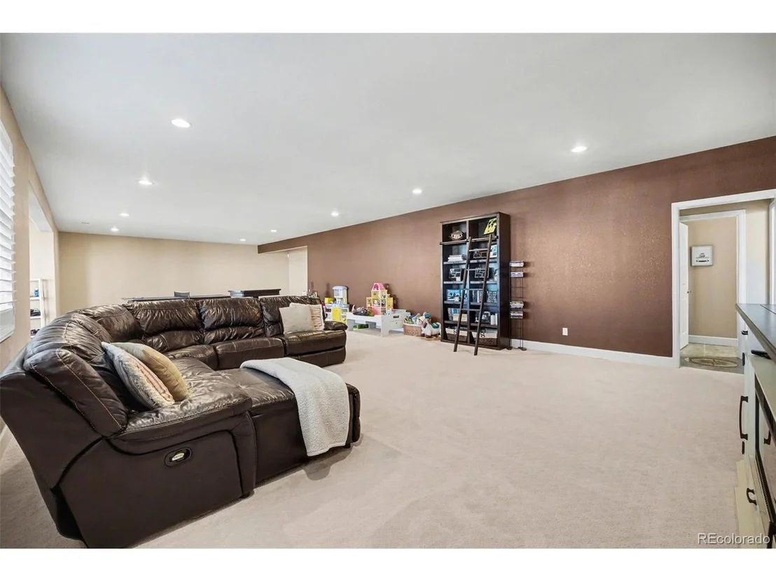 Photo of 9462 Noble Way