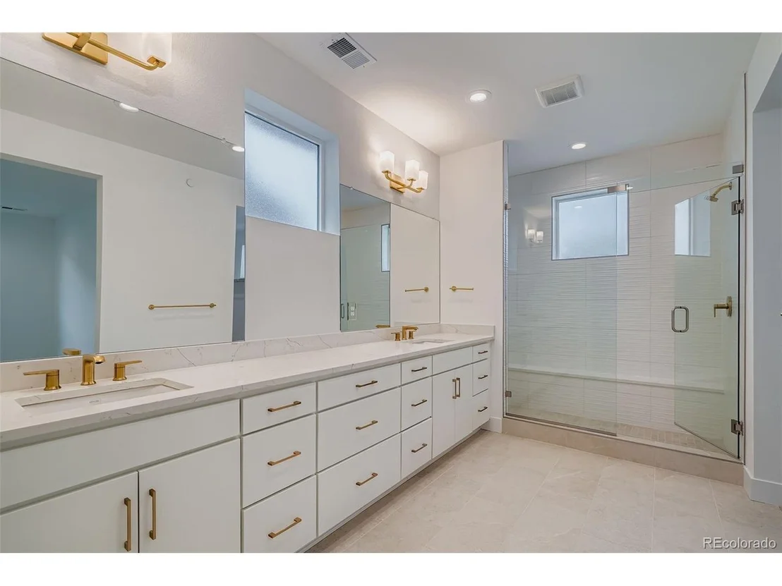 Photo of 948 Promenade Dr