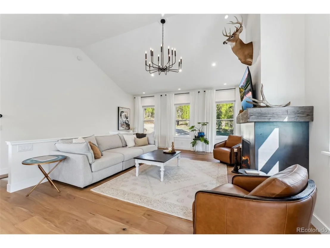 Photo of 372 Park View Dr