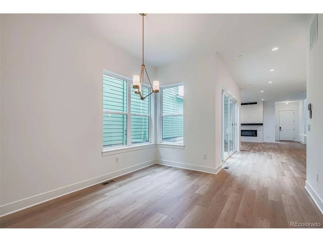 Photo of 948 Promenade Dr