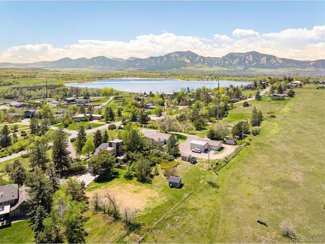 Photo of 6843 Fairview Dr
