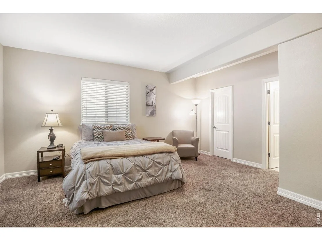 Photo of 7992 Saint St