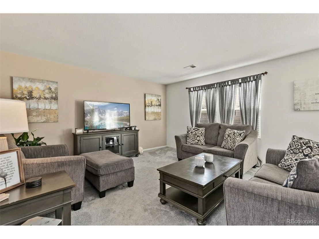 Photo of 875 Lonewolf Cir