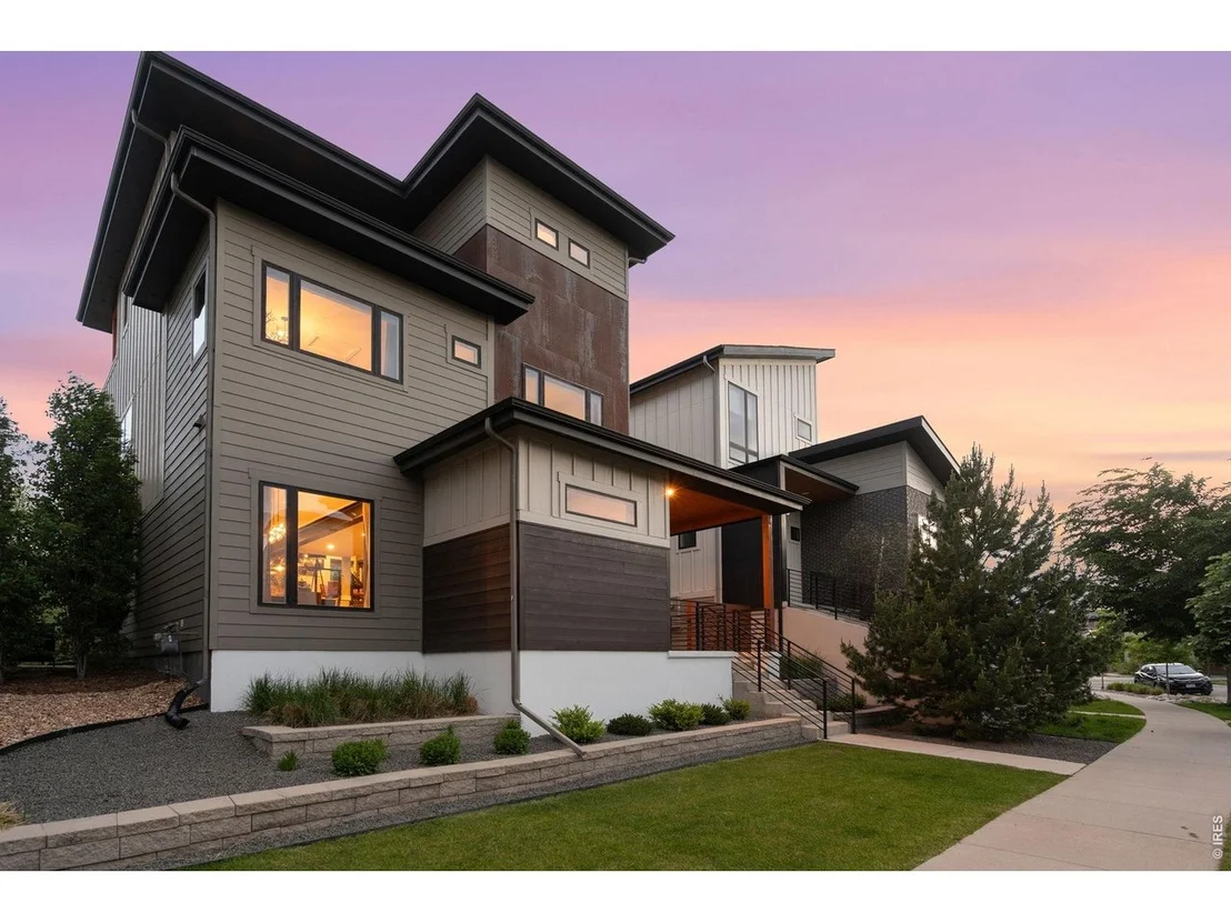 Photo of 345 Pascal St