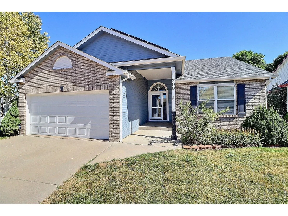 Photo of 200 52nd Ave