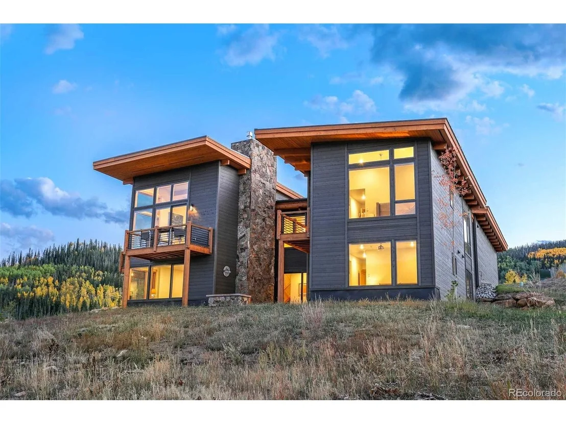 Photo of 132 Vendette Road