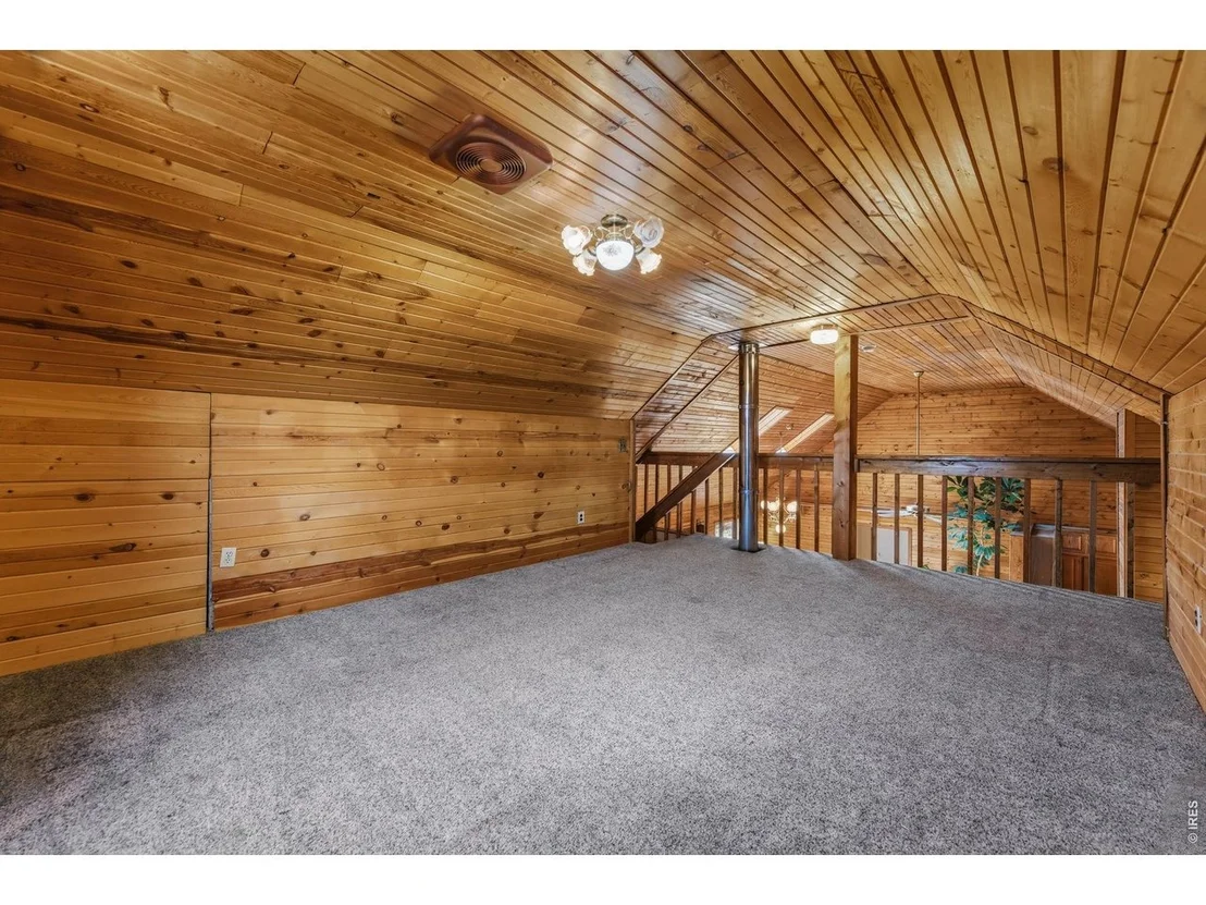 Photo of 619 Alpine Dr