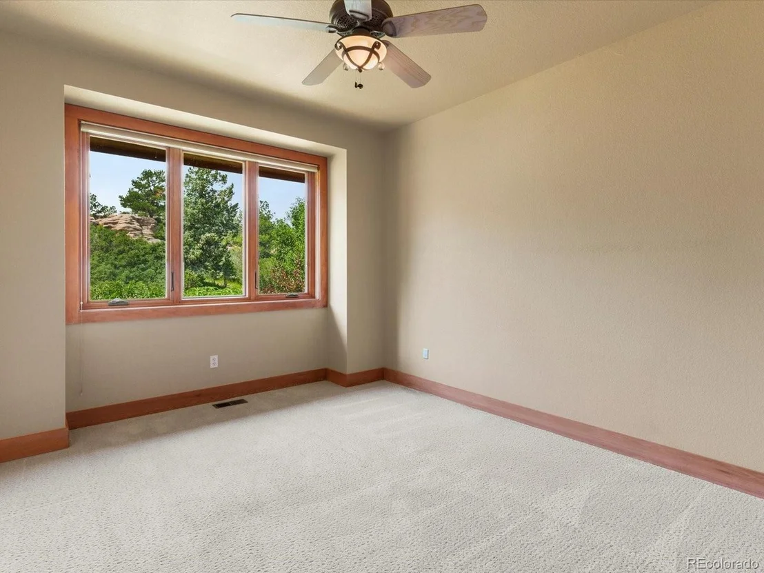 Photo of 1611 Castle Pointe Dr