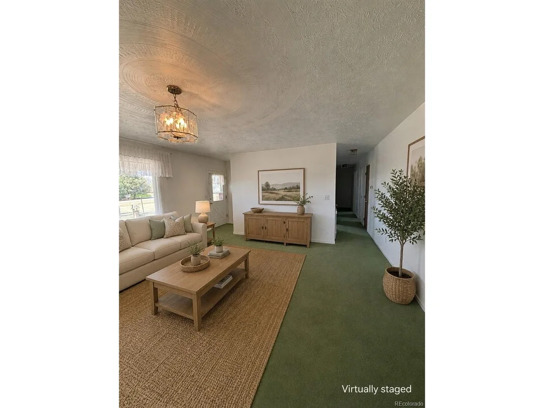 Photo of 2504 Haskell Pl