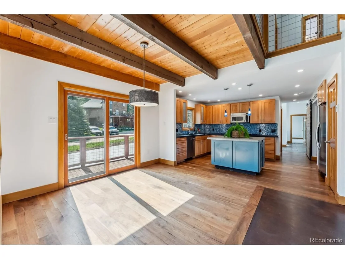 Photo of 475 Vail Cir