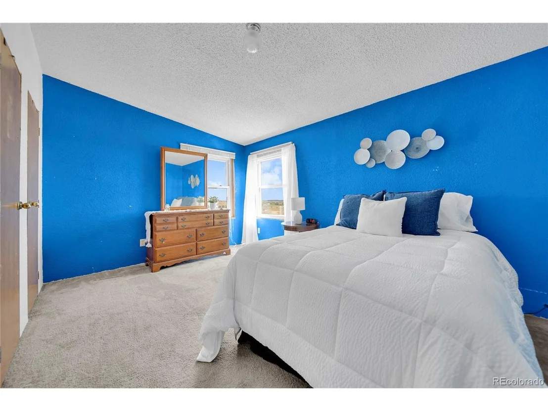 Photo of 15960 Homecrest Cir