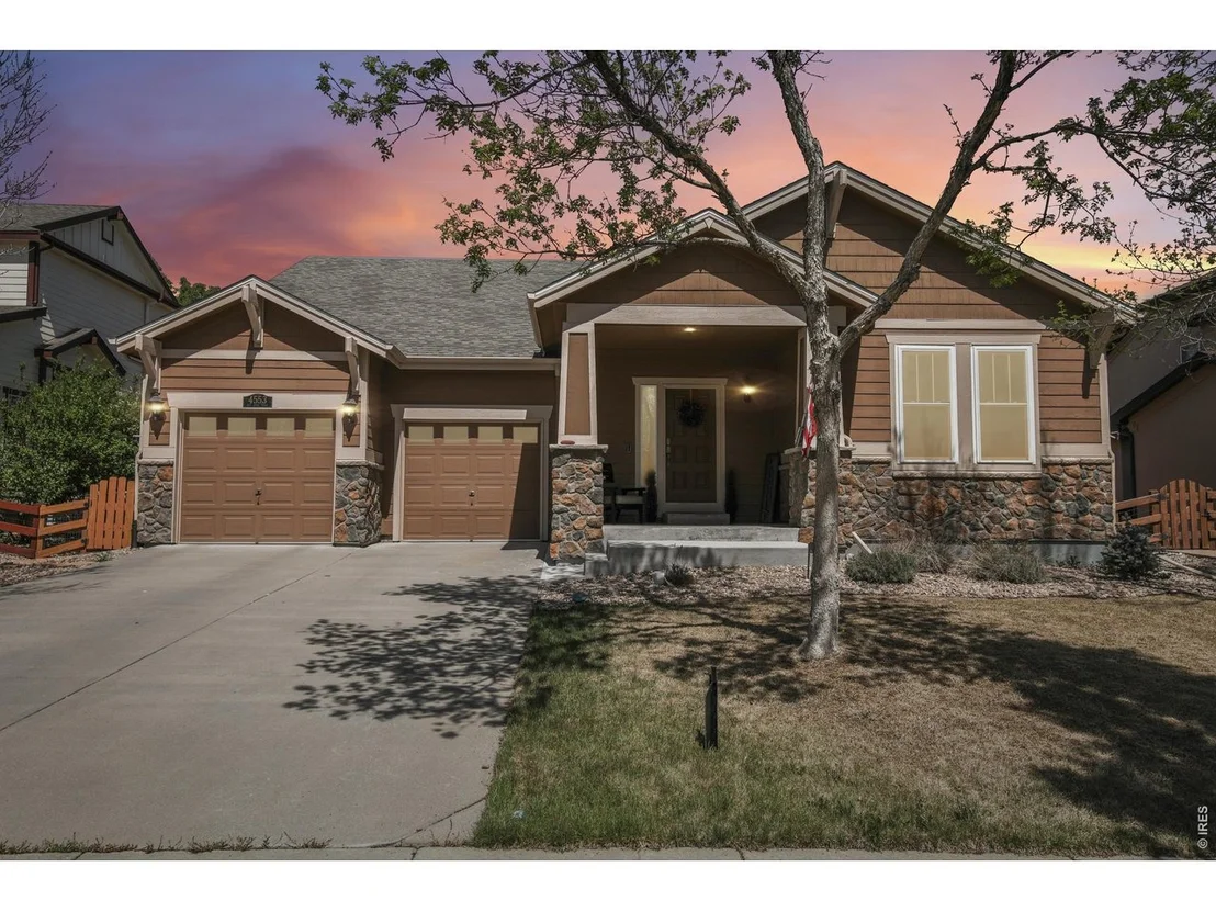 Photo of 4553 Red Deer Trl