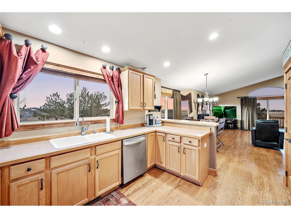 Photo of 855 Gregory Cir