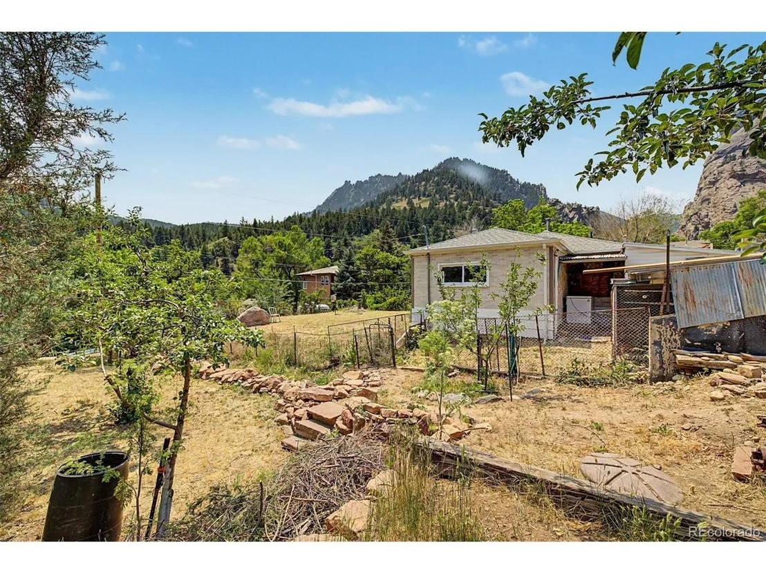 Photo of 176 Artesian Dr