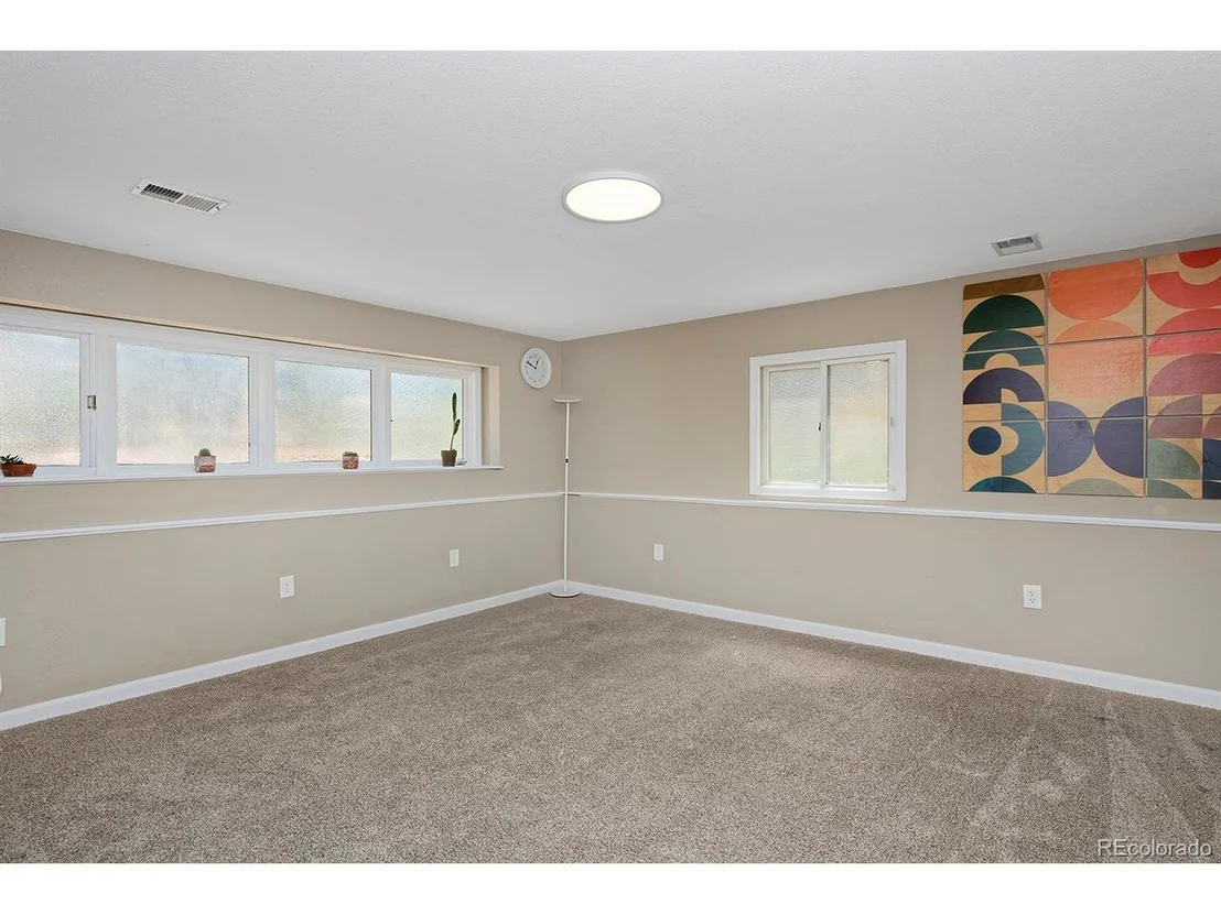 Photo of 1175 Oakhurst Dr