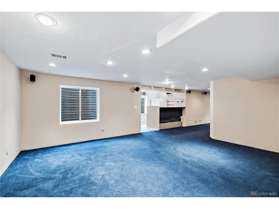 Photo of 21060 Saddleback Cir