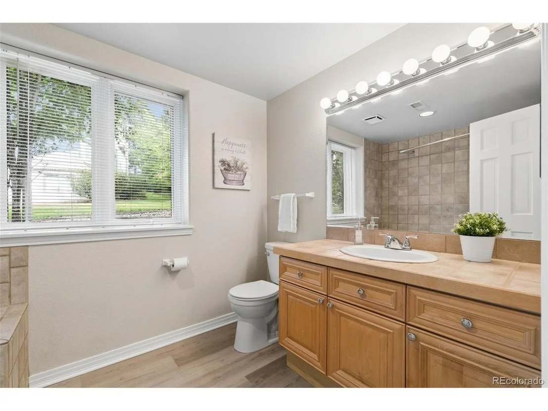 Photo of 8571 Colonial Dr