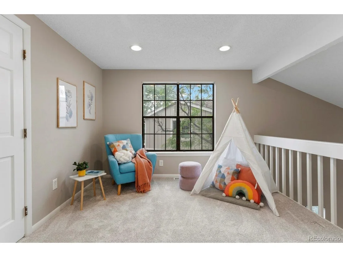 Photo of 8160 Flower Cir