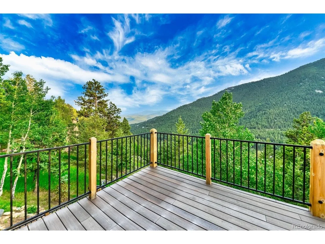 Photo of 734 Aspen Pl