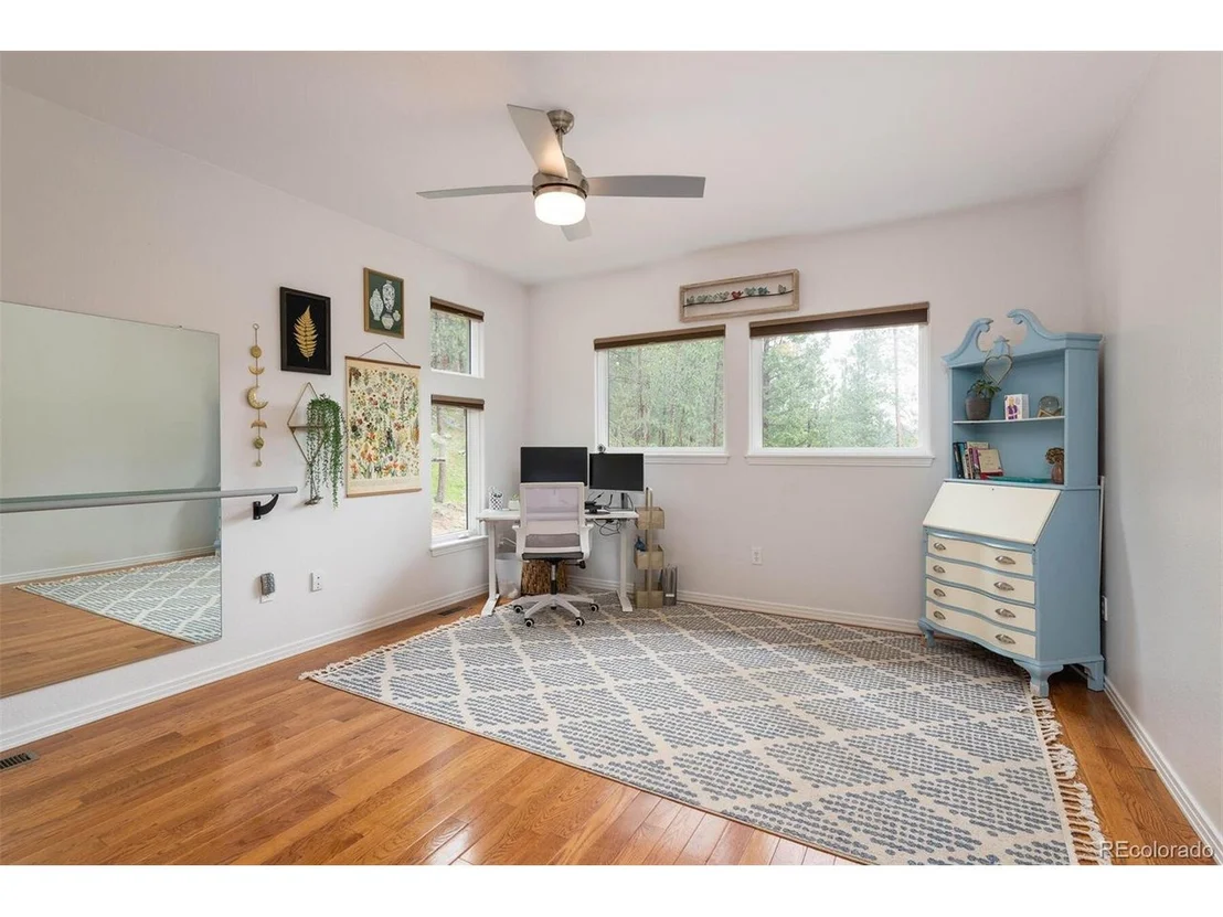 Photo of 7102 Pinewood Dr