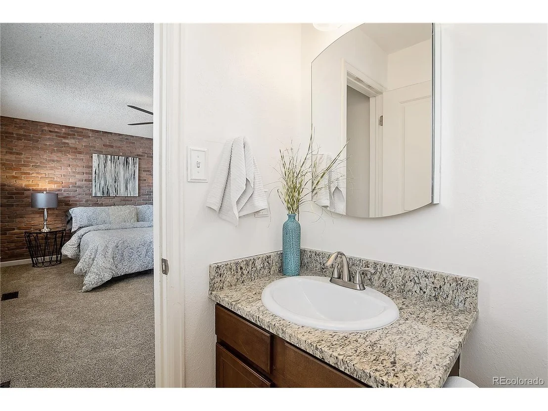 Photo of 7390 Devinney Ct