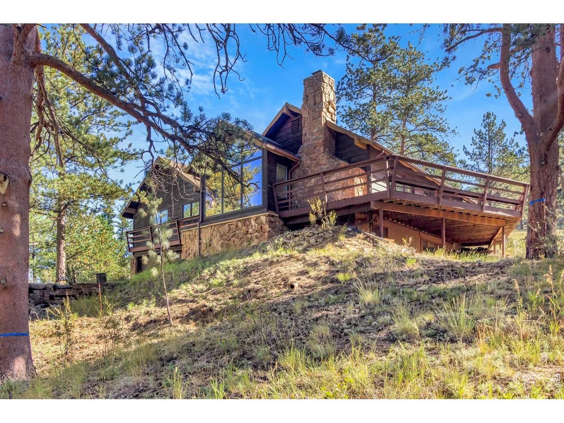 Photo of 1996 Uplands Cir