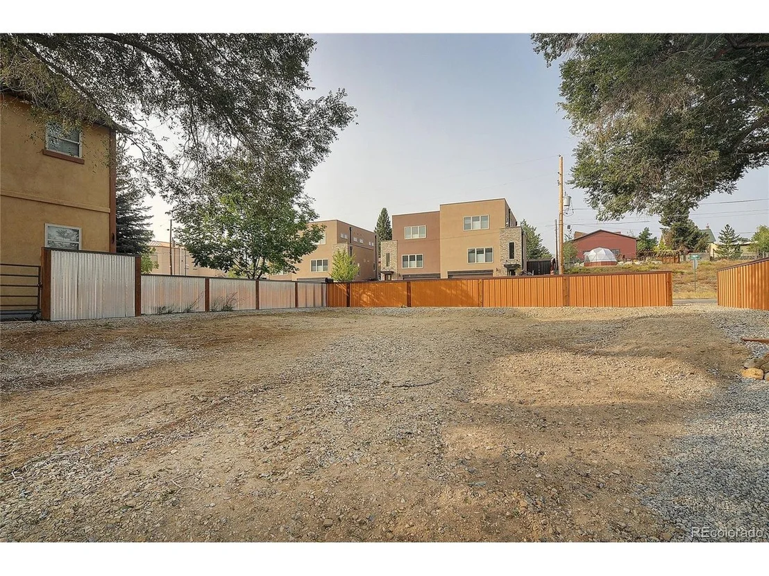 Photo of 730 W 3rd St