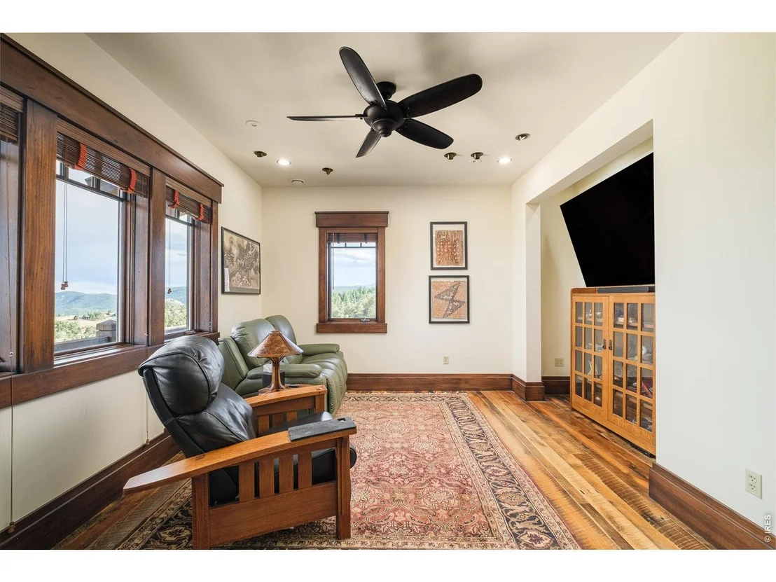 Photo of 307 Labelle Rd