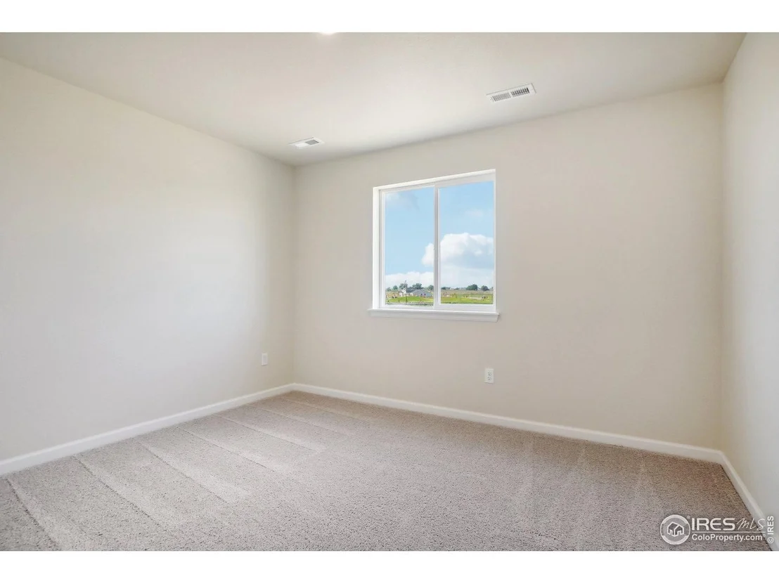 Photo of 824 Hummocky Way
