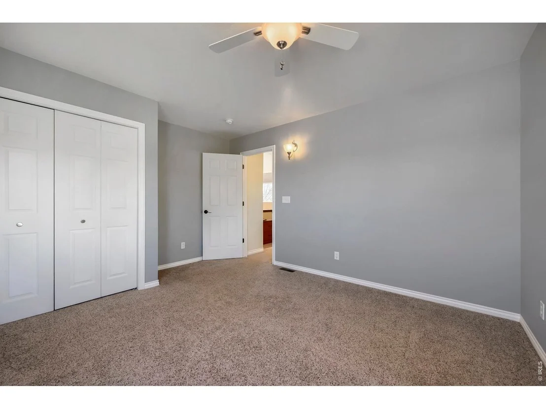 Photo of 3965 Hawthorne Cir