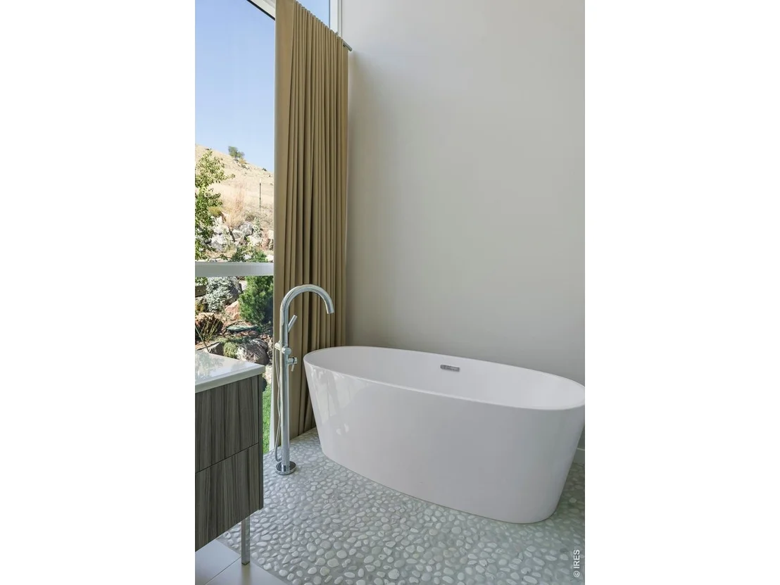 Photo of 250 Cactus Ct
