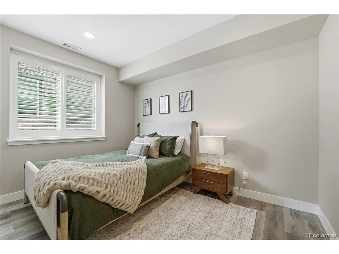 Photo of 489 Meadowleaf Ln
