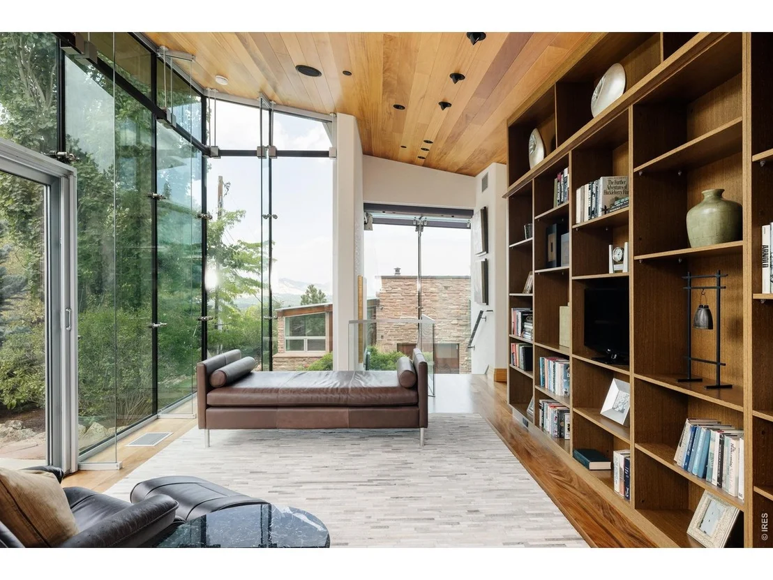 Photo of 333 Bellevue Dr