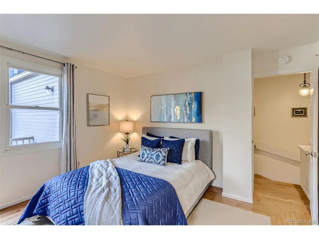 Photo of Unit 3 at 2135 Spruce St