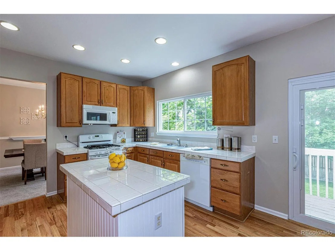 Photo of 2025 Maples Pl