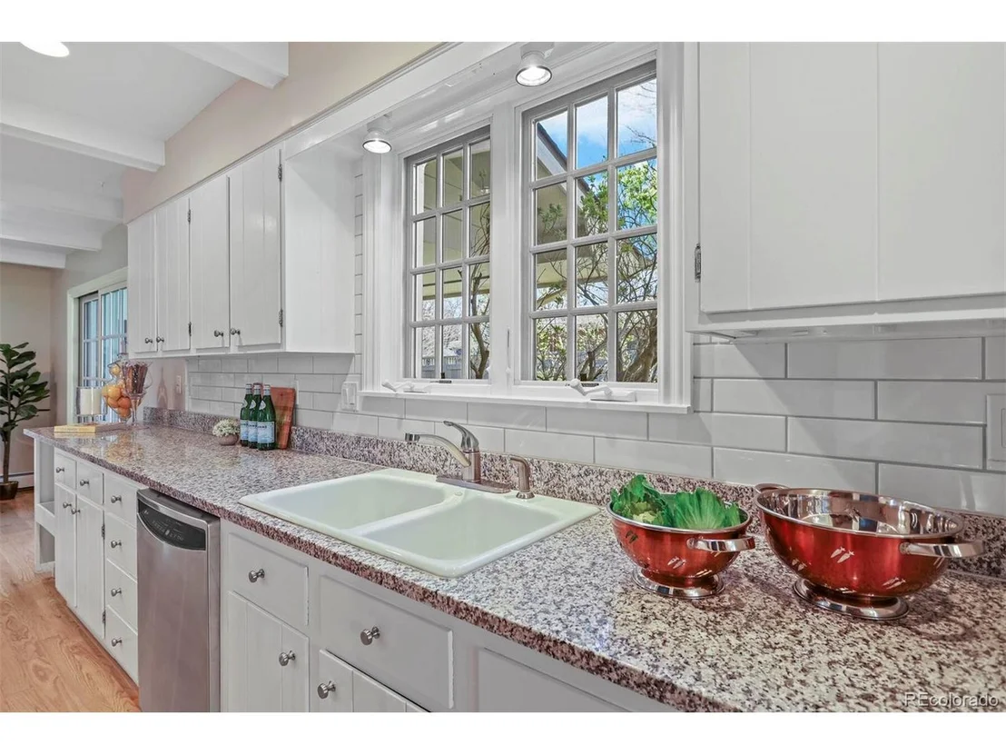 Photo of 255 Mohawk Dr